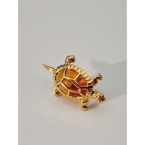Vintage gold tone faux amber TURTLE‎ tortoise brooch lapel pin
